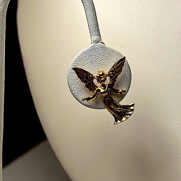 Angel Pin 👼 - Picture 5 of 5